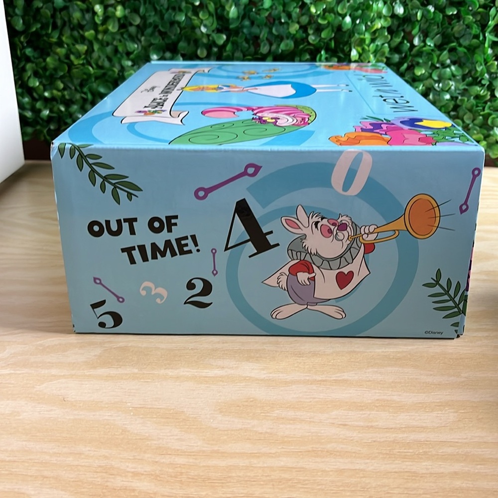 Wet N Wild Alice In Wonderland Limited Edition Pr Box - Makeup Set - Picture 6 of 15
